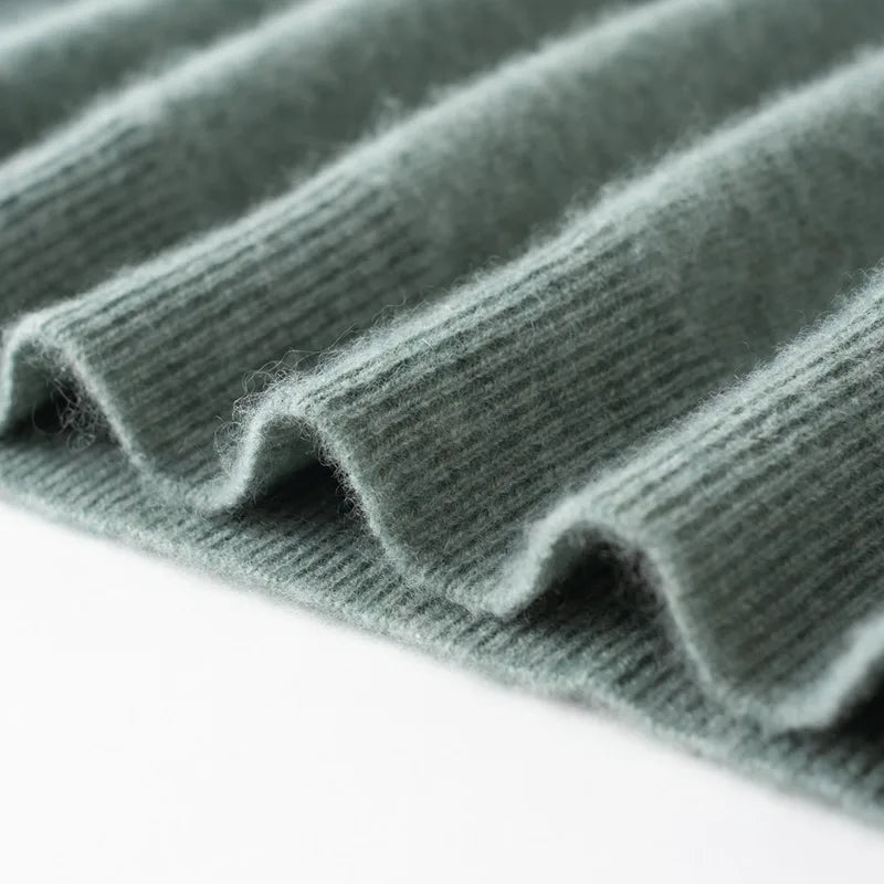 Men's fine cashmere turtleneck