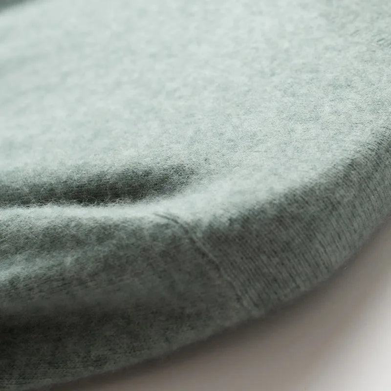 Men's fine cashmere turtleneck