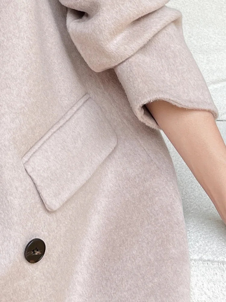 Women's wool peak-lapel short coat