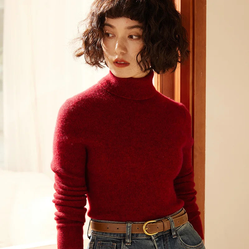 Women's fitted cashmere turtleneck